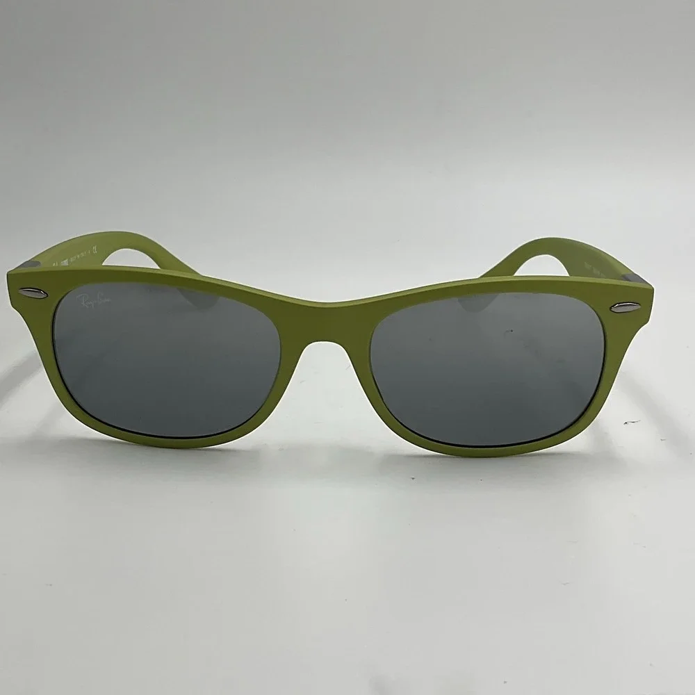 Ray-Ban Sunglasses Wayfarer Liteforce Matte Aced Green Silver Gray Lenses RB4207